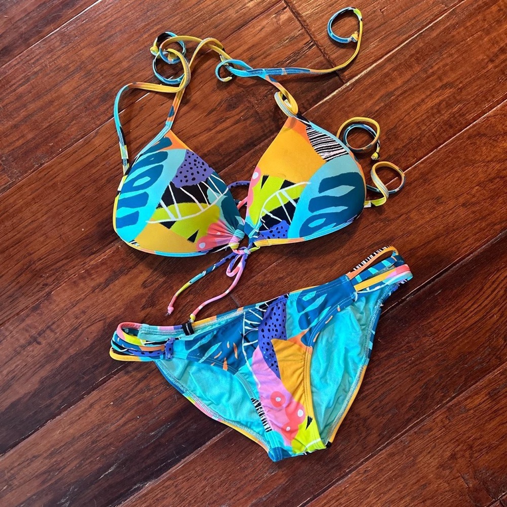 Body Glove Bikini. Multi color